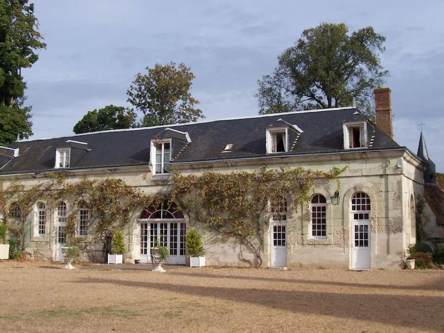 Gite De Groupe Du Chateau De La Meziere Villa Lunay Exterior photo